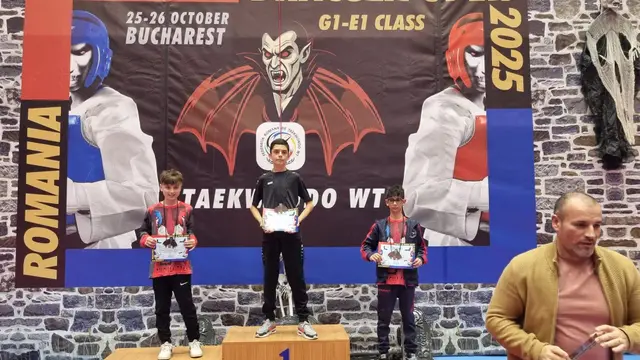 Aur Marina la Dracula Open
